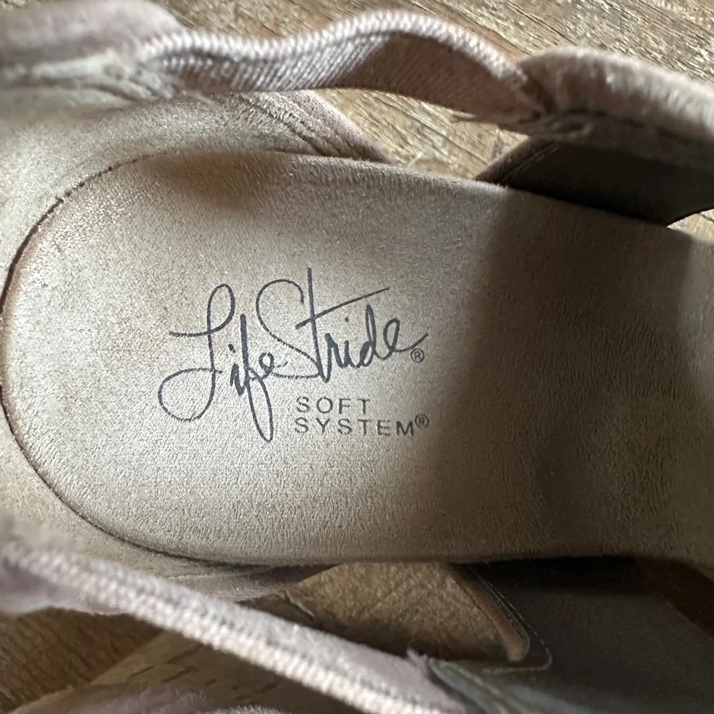 Women's Life Stride Wedge Heel Shoes Beige Size 11